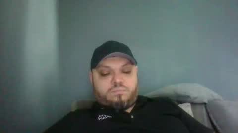 Snapshot of glusgan chatting on 03-25-26, 07:14 Your boy online show from 03-25-26, 07:14