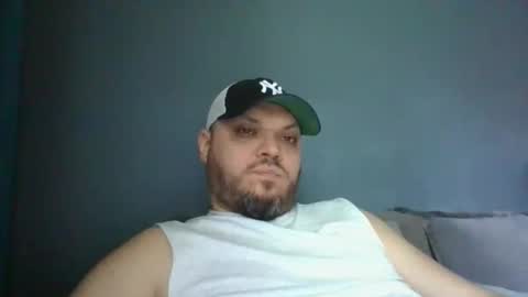 Snapshot of glusgan chatting on 04-16-26, 08:15 Your boy online show from 04-16-26, 08:15