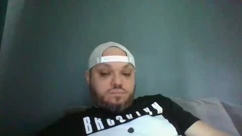 Snapshot of glusgan chatting on 04-20-26, 07:00 Your boy online show from 04-20-26, 07:00