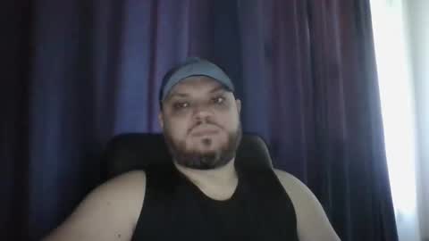 Snapshot of glusgan chatting on 05-06-26, 07:24 Your boy online show from 05-06-26, 07:24