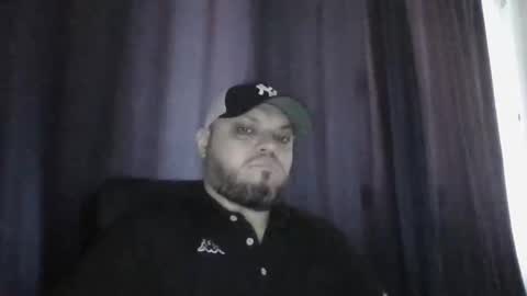 Snapshot of glusgan chatting on 05-08-26, 07:57 Your boy online show from 05-08-26, 07:57