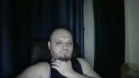 Snapshot of glusgan chatting on 05-13-26, 10:17 Your boy online show from 05-13-26, 10:17