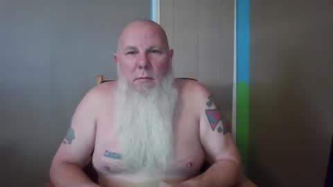 Snapshot of gnomebeard chatting on 03-06-25, 04:07 Gnomebeard online show from 03-06-25, 04:07