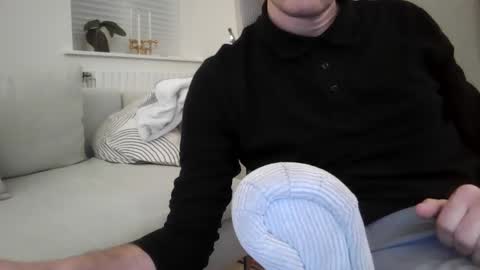 Gnusmas4you online show from 12-17-25, 07:42