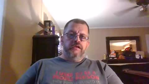 Snapshot of gobey33 chatting on 09-26-25, 05:33 IDKIDCIDGAF online show from 09-26-25, 05:33