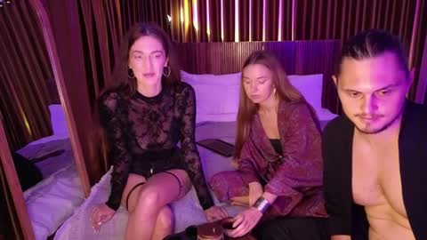   330 UTC2 girls   online show from 03-29-26, 02:00