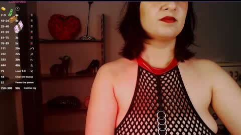 Snapshot of goddess_sophie99 chatting on 09-09-25, 08:14 Goddess Sophie99 online show from 09-09-25, 08:14