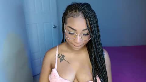 Snapshot of goddess_val chatting on 08-01-26, 07:57 Valentina online show from 08-01-26, 07:57