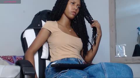 Snapshot of goddess_valen chatting on 11-11-25, 04:07 goddess_valen online show from 11-11-25, 04:07