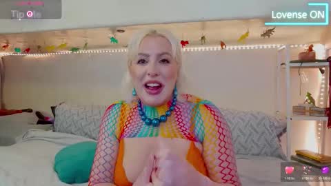Snapshot of goddessalimony chatting on 04-18-26, 07:58 Goddess Alimony online show from 04-18-26, 07:58