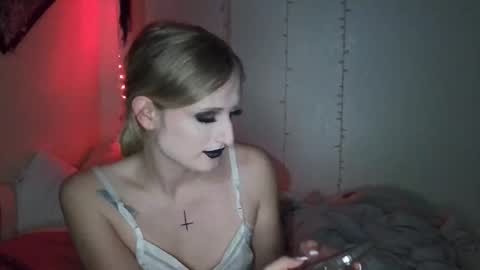 Snapshot of goddessalison chatting on 01-10-26, 05:20 goddessalison online show from 01-10-26, 05:20