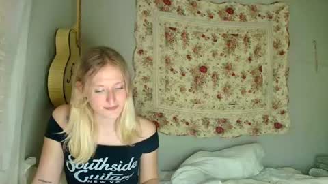 goddessalison online show from 06-12-26, 01:48