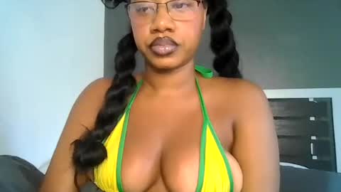 Snapshot of goddessdaisysky chatting on 07-08-26, 01:21 Goddess Daisy Sky online show from 07-08-26, 01:21