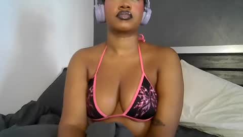 Snapshot of goddessdaisysky chatting on 08-02-26, 05:00 Goddess Daisy Sky online show from 08-02-26, 05:00