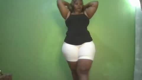 Snapshot of goddessebon chatting on 10-14-25, 07:53 shasha big online show from 10-14-25, 07:53