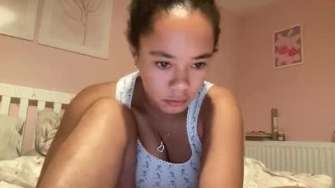 Snapshot of goddesselxo chatting on 06-07-26, 08:23 Goddess L online show from 06-07-26, 08:23