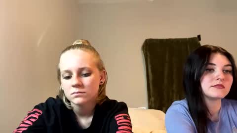 Snapshot of goddessfeyaa chatting on 12-08-24, 07:00 feyaa22 online show from 12-08-24, 07:00