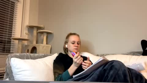 Snapshot of goddessfeyaa chatting on 12-11-24, 02:41 feyaa22 online show from 12-11-24, 02:41