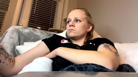Snapshot of goddessfeyaa chatting on 12-13-24, 02:21 feyaa22 online show from 12-13-24, 02:21