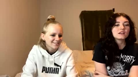 Snapshot of goddessfeyaa chatting on 12-14-24, 05:47 feyaa22 online show from 12-14-24, 05:47