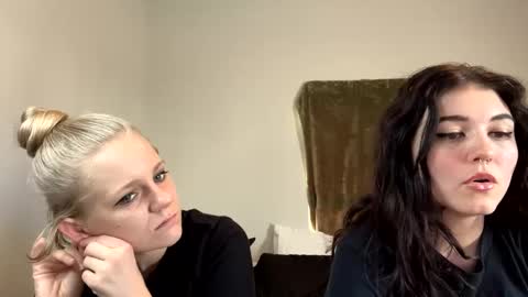 Snapshot of goddessfeyaa chatting on 12-20-24, 02:16 feyaa22 online show from 12-20-24, 02:16