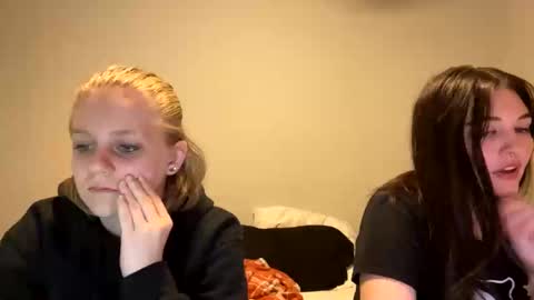 Snapshot of goddessfeyaa chatting on 01-04-25, 12:59 feyaa22 online show from 01-04-25, 12:59