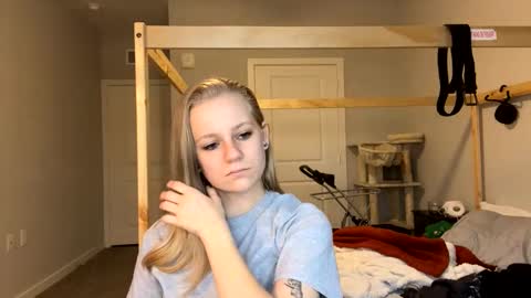 Snapshot of goddessfeyaa chatting on 01-13-25, 01:06 feyaa22 online show from 01-13-25, 01:06