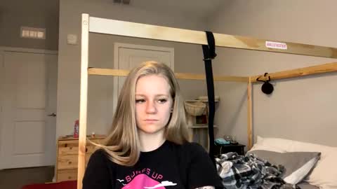 Snapshot of goddessfeyaa chatting on 01-23-25, 04:26 feyaa22 online show from 01-23-25, 04:26