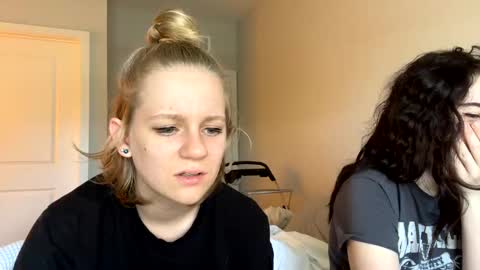 Snapshot of goddessfeyaa chatting on 01-27-25, 04:43 feyaa22 online show from 01-27-25, 04:43