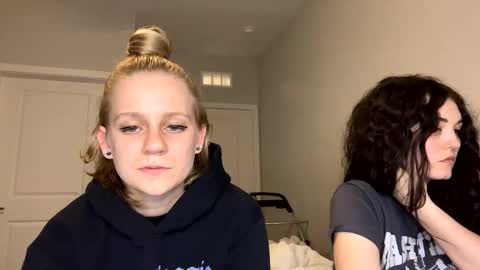 Snapshot of goddessfeyaa chatting on 01-28-25, 01:18 feyaa22 online show from 01-28-25, 01:18