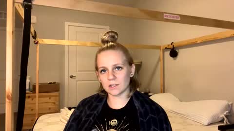 Snapshot of goddessfeyaa chatting on 02-08-25, 01:00 feyaa22 online show from 02-08-25, 01:00