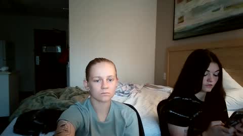 Snapshot of goddessfeyaa chatting on 09-11-25, 04:40 feyaa22 online show from 09-11-25, 04:40
