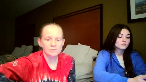 feyaa22 online show from 10-05-25, 04:44