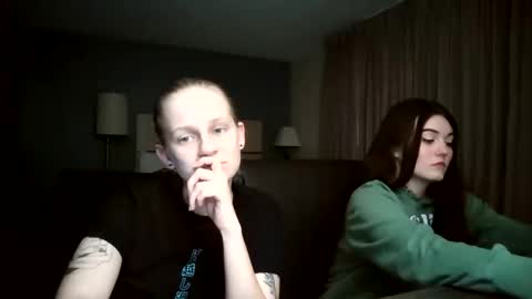 feyaa22 online show from 12-15-25, 02:38