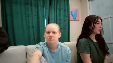 feyaa22 online show from 02-11-26, 04:34