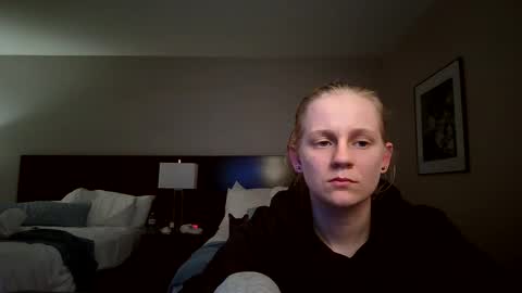 feyaa22 online show from 02-12-26, 04:40