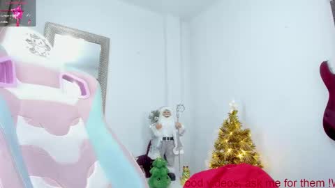 Snapshot of goddessjessica_roger chatting on 12-27-24, 08:13 Goddess Jessica and slave Roger online show from 12-27-24, 08:13