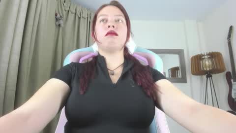 Snapshot of goddessjessica_roger chatting on 03-13-26, 05:03 Goddess Jessica and slave Roger online show from 03-13-26, 05:03
