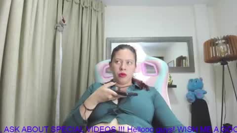 Goddess Jessica and slave Roger online show from 06-18-26, 04:46