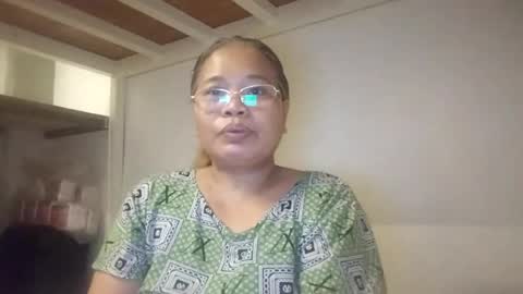 Snapshot of goddessmomx chatting on 07-21-26, 09:11 lindsay online show from 07-21-26, 09:11