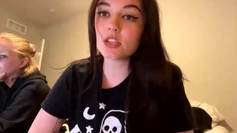 Goddess Raven online show from 01-04-25, 12:59