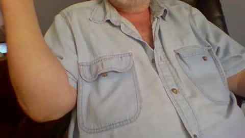 Snapshot of godfather943 chatting on 06-11-26, 08:18 godfather943 online show from 06-11-26, 08:18