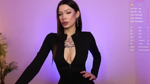 Snapshot of godismiu chatting on 10-23-25, 09:13 Sasha online show from 10-23-25, 09:13