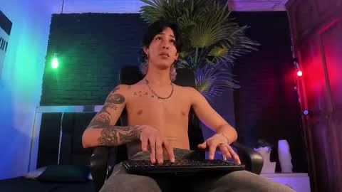 HUAN online show from 03-03-25, 02:15