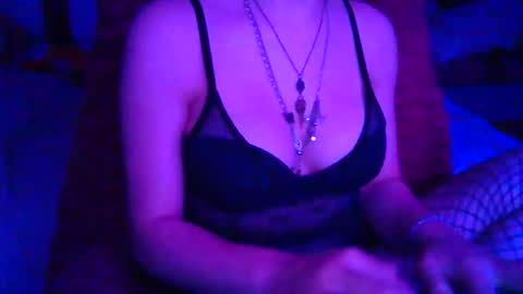 Snapshot of godpphire chatting on 10-09-25, 08:07 godpphire online show from 10-09-25, 08:07