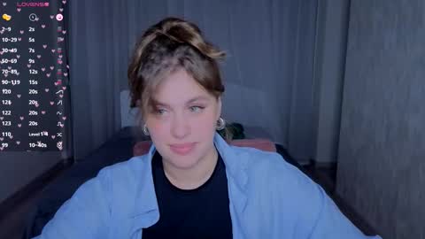 Snapshot of goga_li chatting on 09-18-25, 04:31 Lilya online show from 09-18-25, 04:31