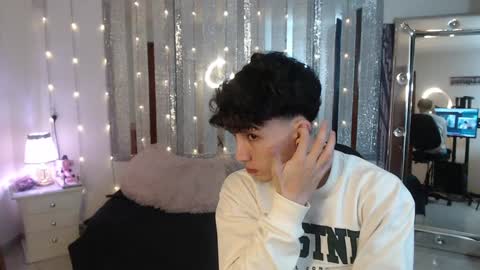 Satoru Gojo online show from 02-06-25, 11:54