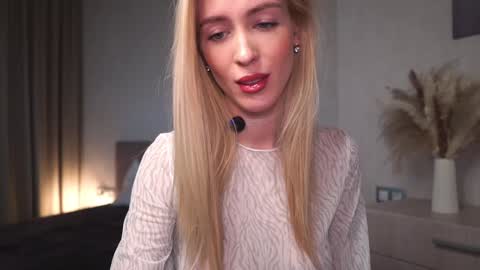 Olivia online show from 12-11-24, 06:14