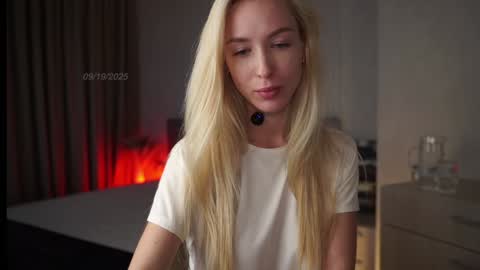 Olivia online show from 09-19-25, 09:00