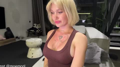 Snapshot of golden_alinee chatting on 03-17-26, 02:20 Aline meow online show from 03-17-26, 02:20